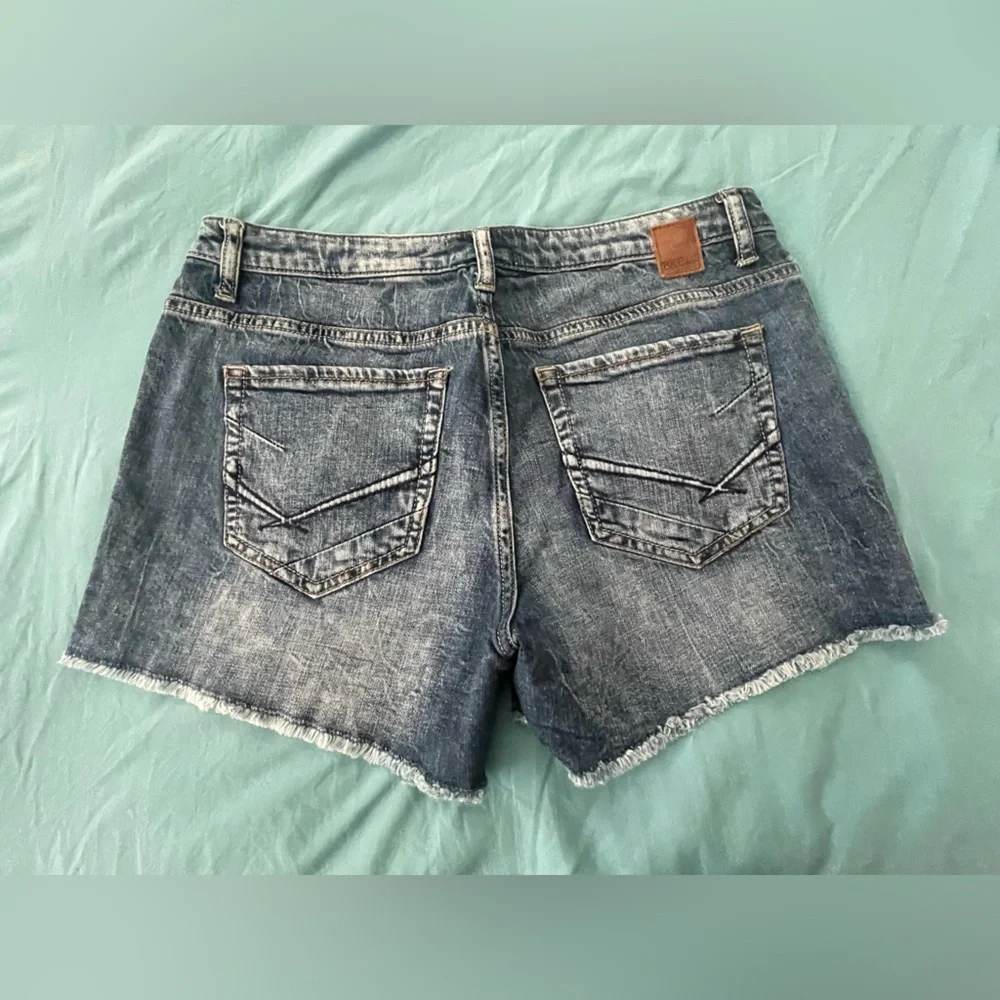 Buckle - BKE Frayed Hem Women’s Shorts - Picture 4 of 4